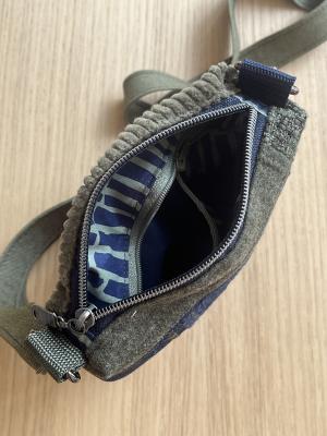 "Flickenwerk I/6" - KHAKI - DUNKELBLAU